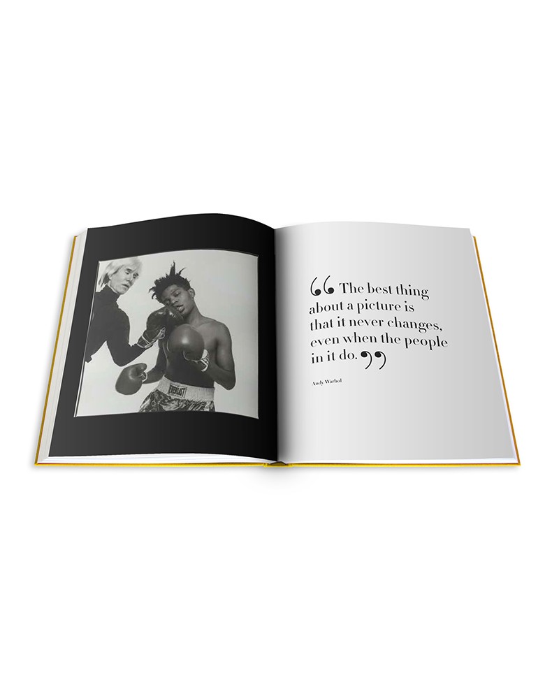 Hier sehen Sie die Innenansicht vom Bildband Andy Warhol: The Impossible Collection von Assouline im RAUM concept store