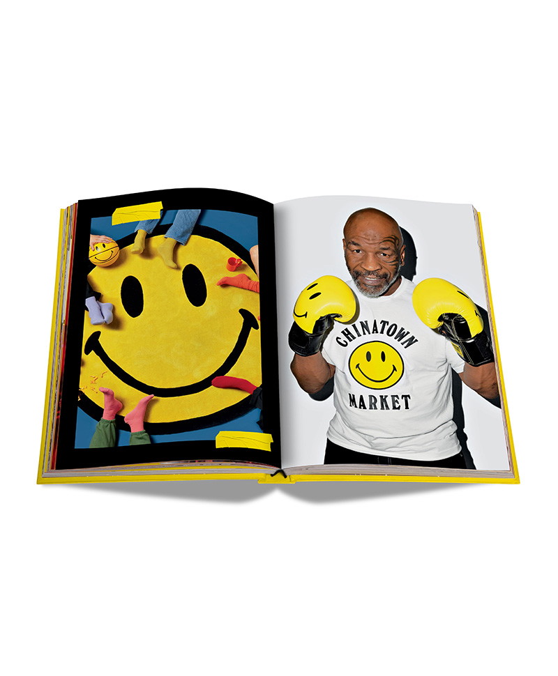 Innenansicht: Bildband Smiley: 50 Years of Good News von Assouline – im Onlineshop RAUM concept store