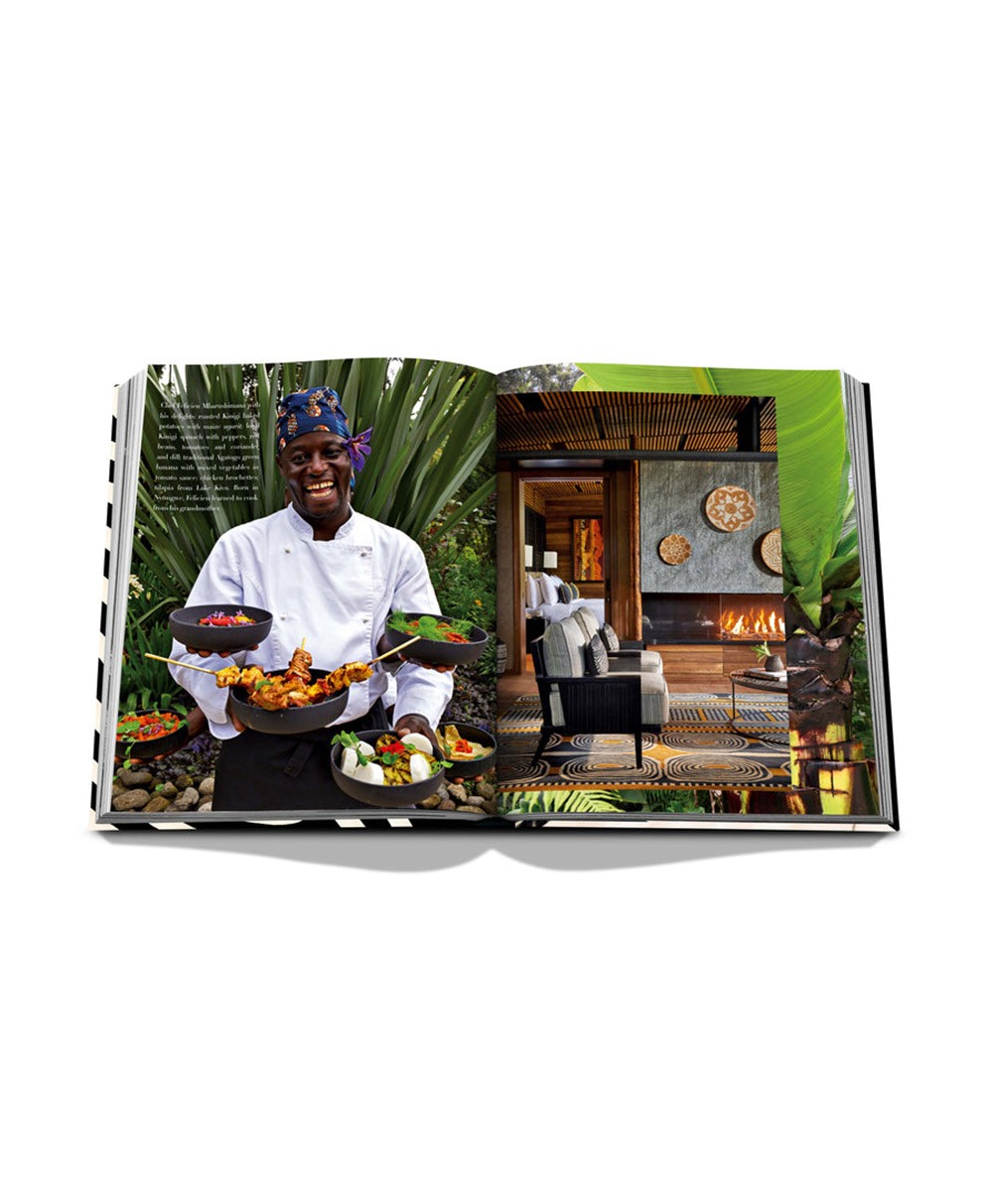Aufgeschlagene Seite des Coffee Table Books „African Adventures“ von Assouline im RAUM concept store 