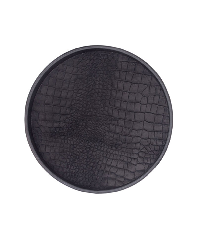 Dieses Produktbild zeigt das Dice Board Alligator in black von Hector Saxe im RAUM concept store.