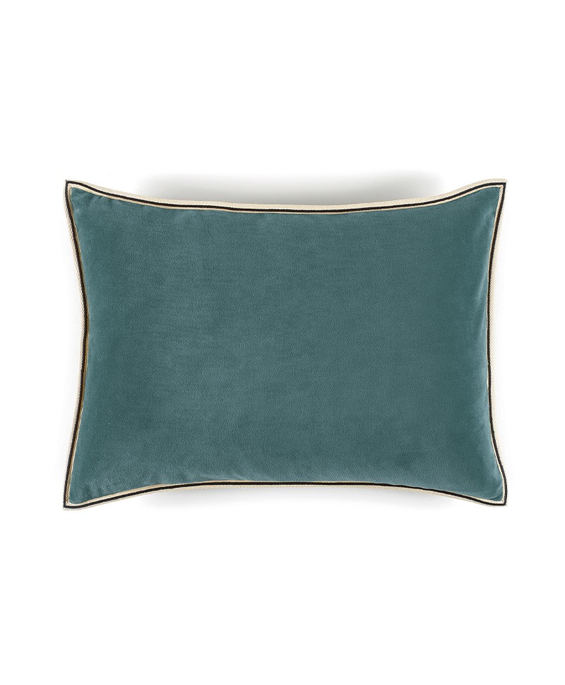Velvet cushion Aristote with piping finish