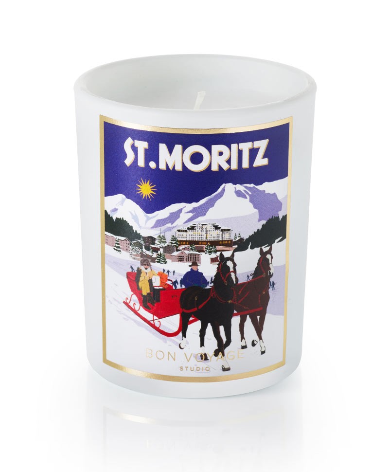 Hier abgebildet ist die Luxus Duftkerze St. Moritz von BON VOYAGE STUDIOS – im Onlineshop RAUM concept store
