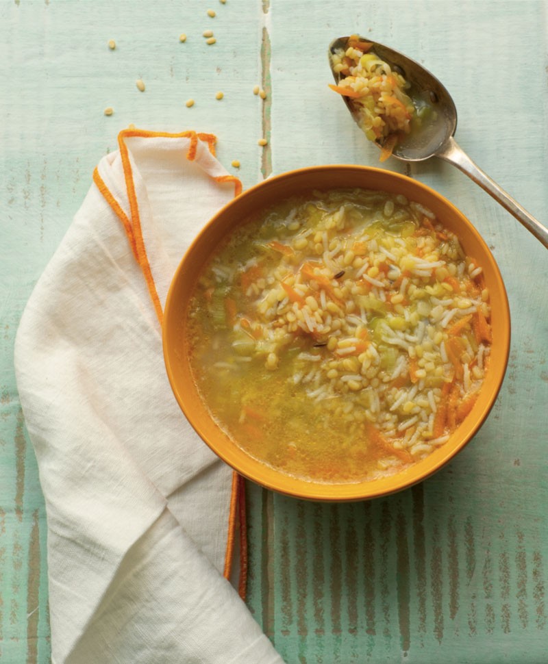 Moodfoto eines Curry-Reis-Gerichts