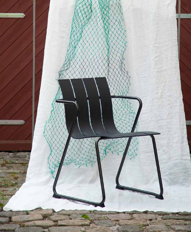 Hier sehen Sie: Ocean Chair - Stuhl aus recyceltem Fischernetz%byManufacturer%