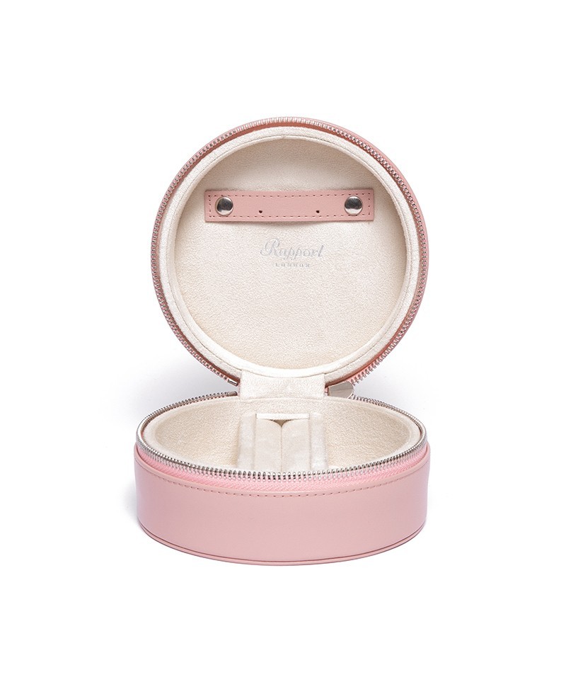 Hier sehen Sie ein Produktbild von dem Travel Jewellery Case in pink J182 von Rapport London - RAUM concept store