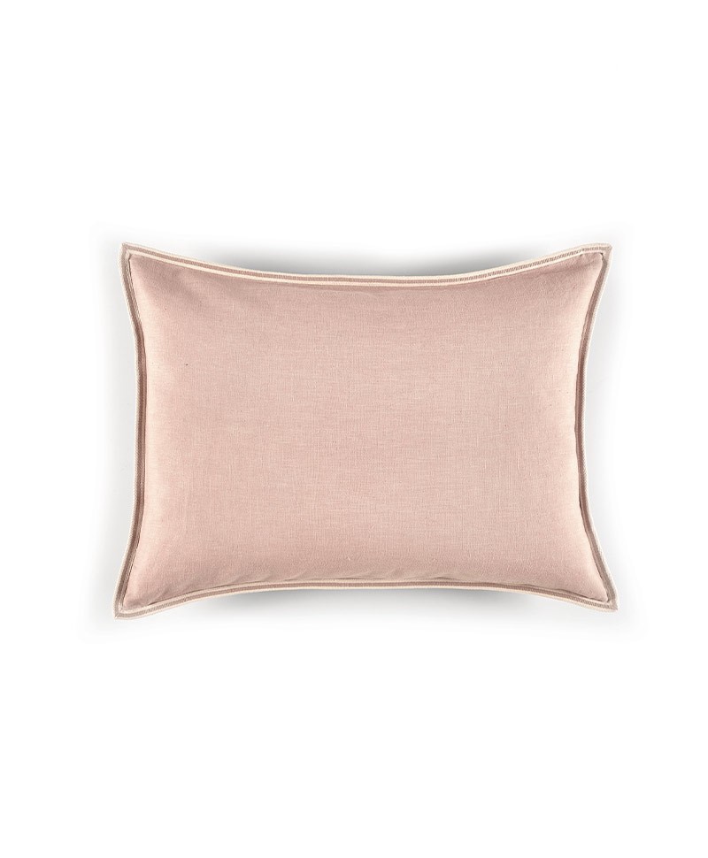 Das Produktbild zeigt das Kissen Philia in der Farbe sweet pink – im RAUM concept store