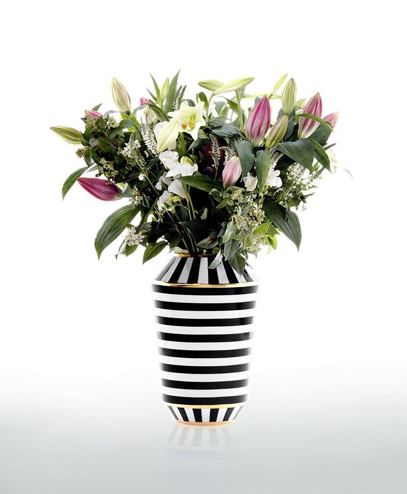 Hier ist ein Moodbild der Vase Luna Ca' D'Oro gross zu sehen – im Onlineshop RAUM concept store