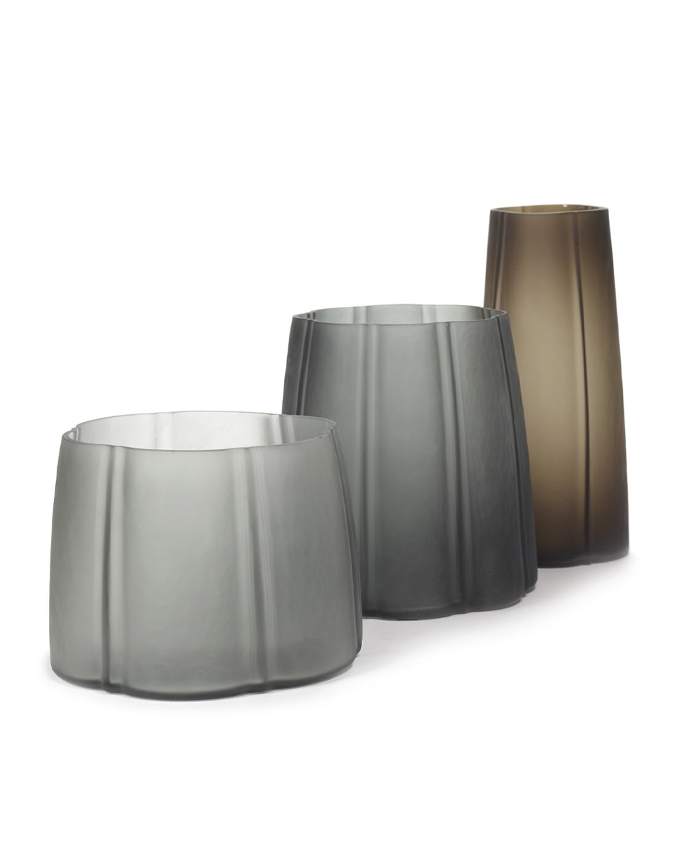 Hier abgebildet sind alle Varianten von Vase Shapes von  Antonio Sciortino mit Serax - RAUM concept store