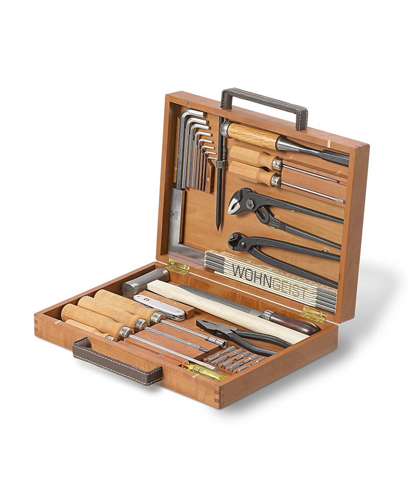Toolbox made of Swiss solid wood 