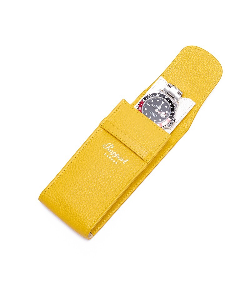 Hier sehen Sie ein Produktbild von dem Portobello Watch Pouch in Yellow  D401 von Rapport London - RAUM concept store