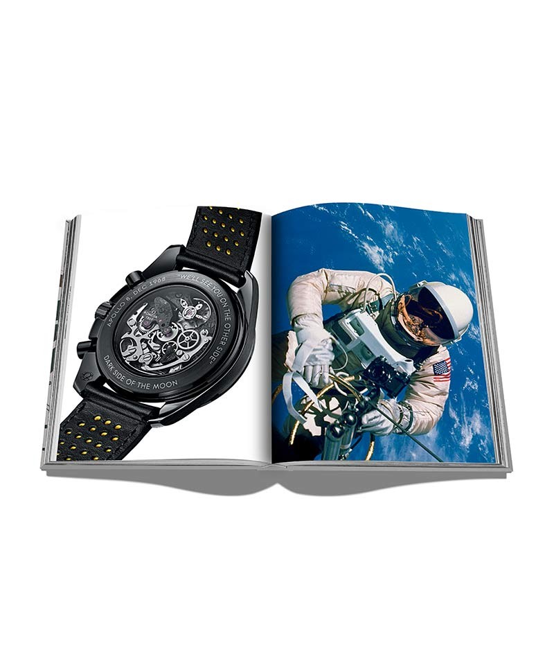 Hier sehen Sie: Bildband Watches: A Guide by Hodinkee%byManufacturer%