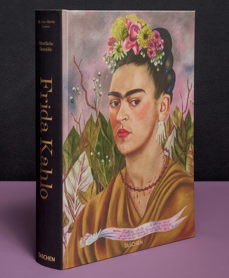 Hier sehen Sie ein Foto vom Frida Kahlo Bildband von TASCHEN