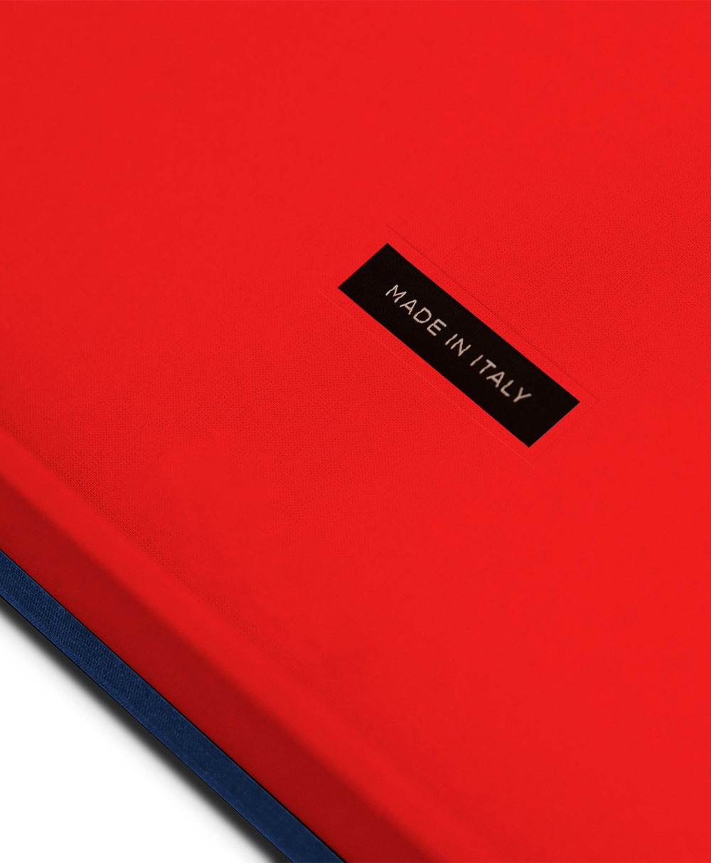 Produktbild der Ultimate Collection von Assouline, Bildband „Paris Saint-Germain“ im RAUM concept store 