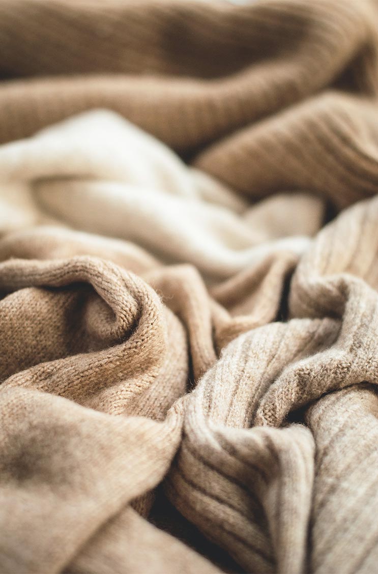 Moodbild Wollpullover – Kategorie "Waschmittel" Dieses Moodbild zeigt Wollpullover passend zum Wool & Cashmere Shampoo in der Kategorie Waschmittel.