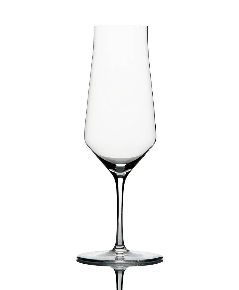 Elegant mouth-blown glass