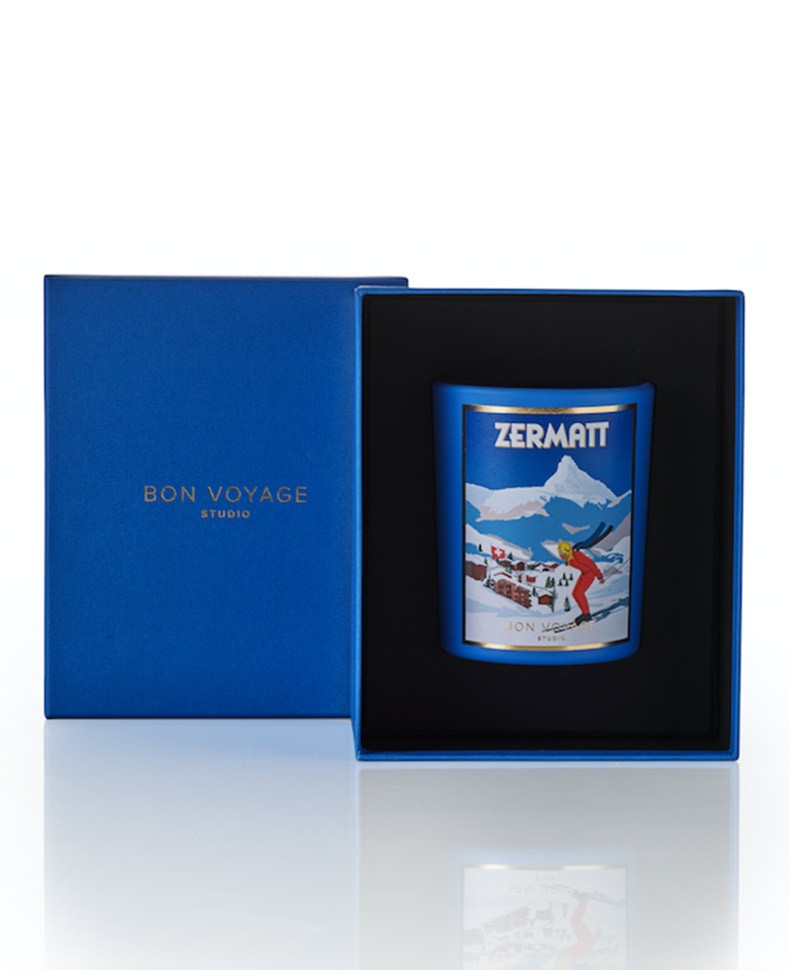 Hier abgebildet ist die Verpackung der Luxus Duftkerze Zermatt von BON VOYAGE STUDIOS – im Onlineshop RAUM concept store