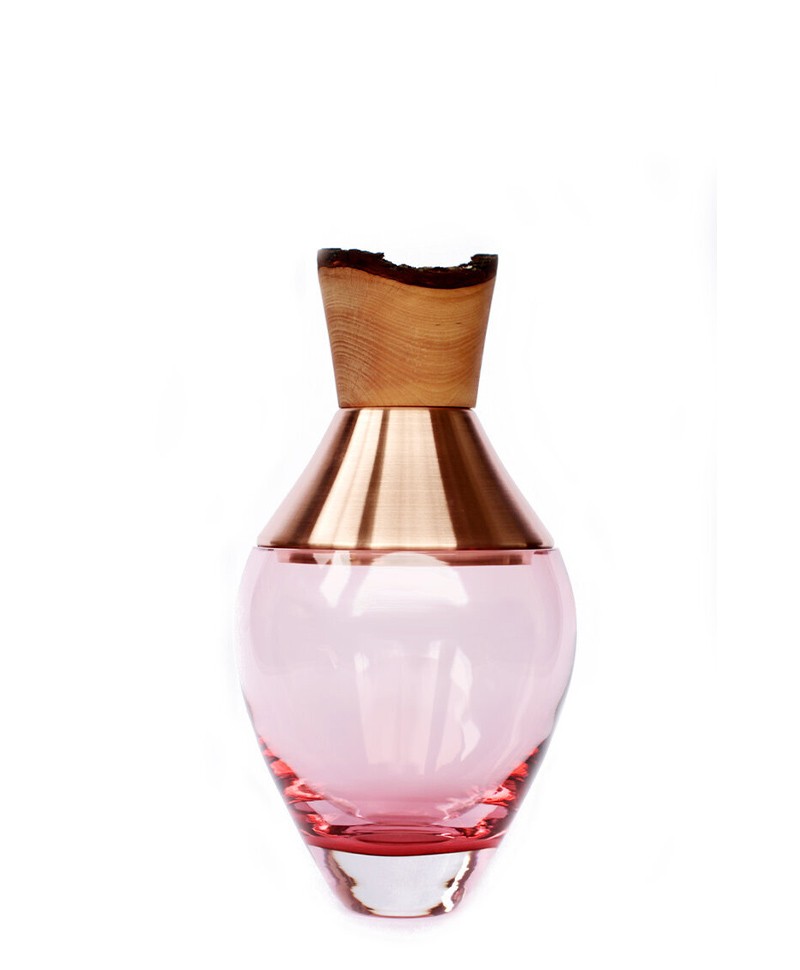 Dieses Produktbild zeigt die Glasvase India small in rose von Utopia & Utility im RAUM concept store.