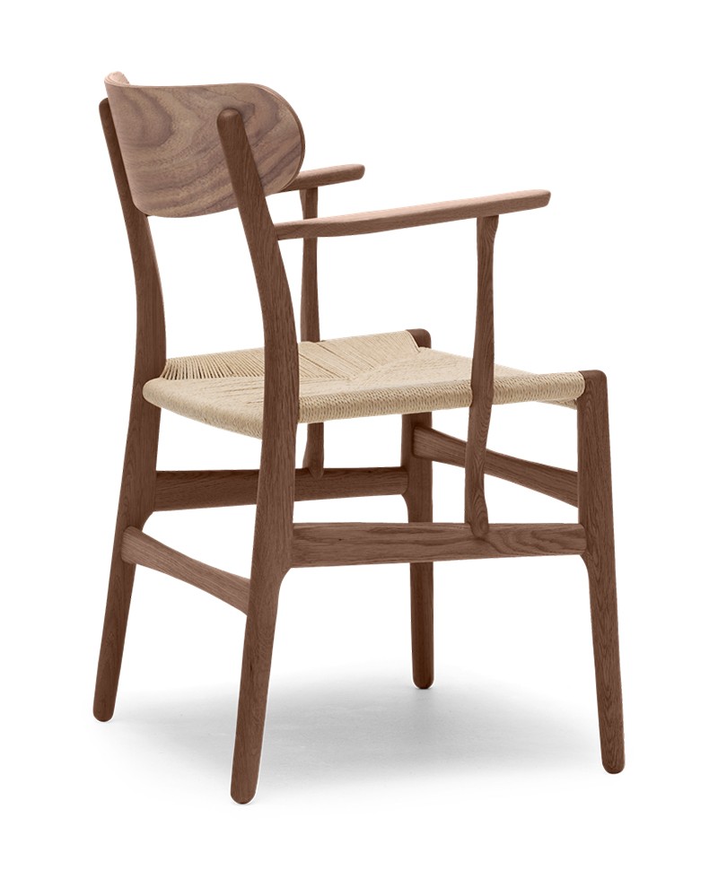 Hier abgebildet ist der Dining Chair CH26 von Carl Hansen & Sons – im RAUM concept store