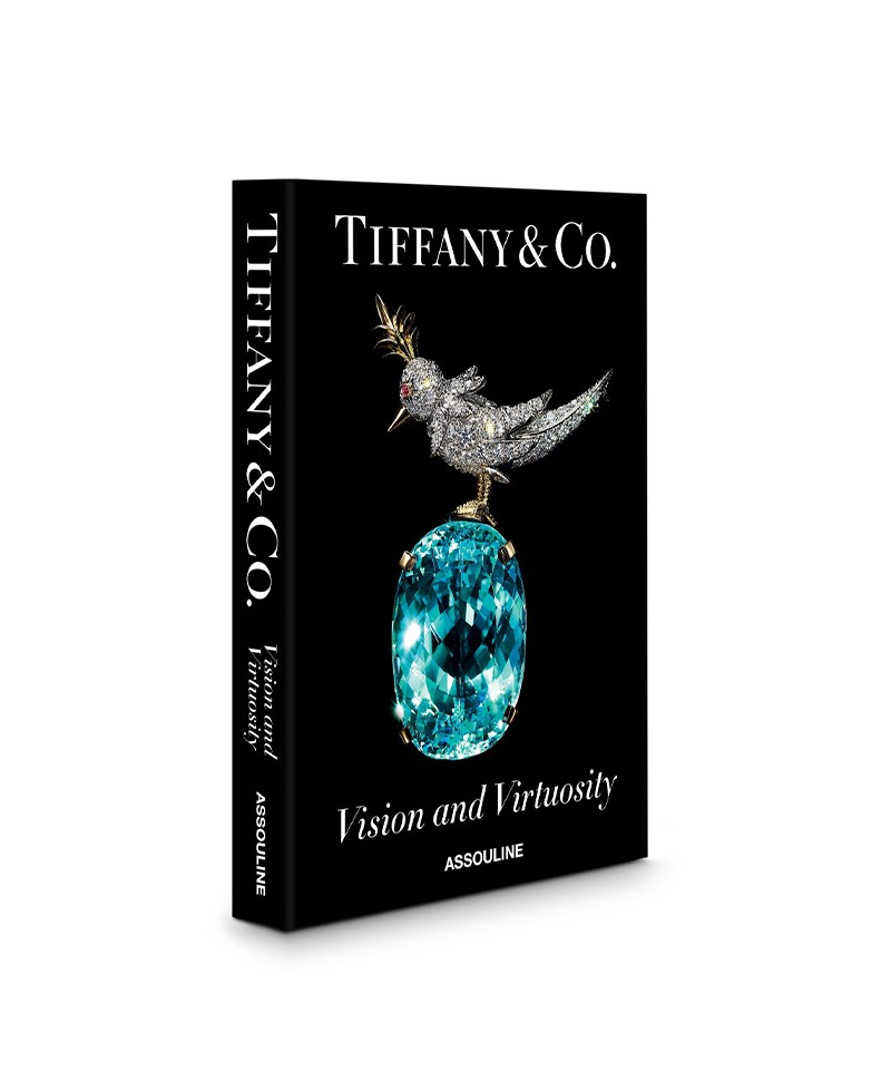 Dieses Produktbild zeigt den Bildband Tiffany von Assouline im RAUM concept store.