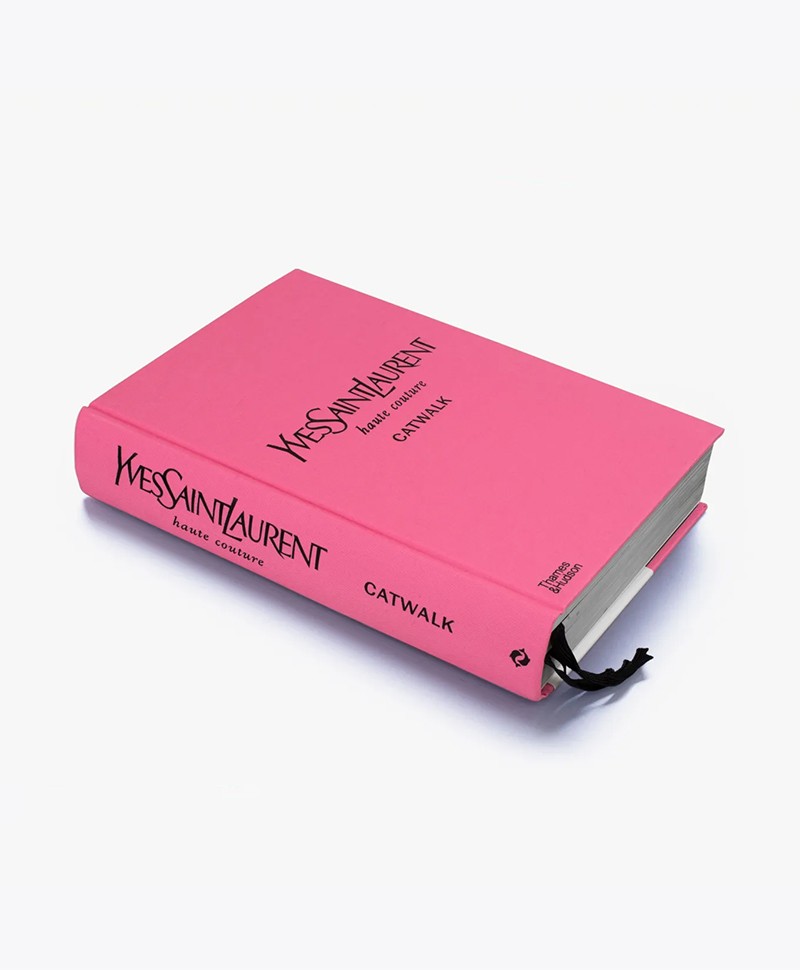 Hier sehen Sie ein Bild von dem Buch Yves Saint Laurent von Thames & Hudson - RAUM concept store