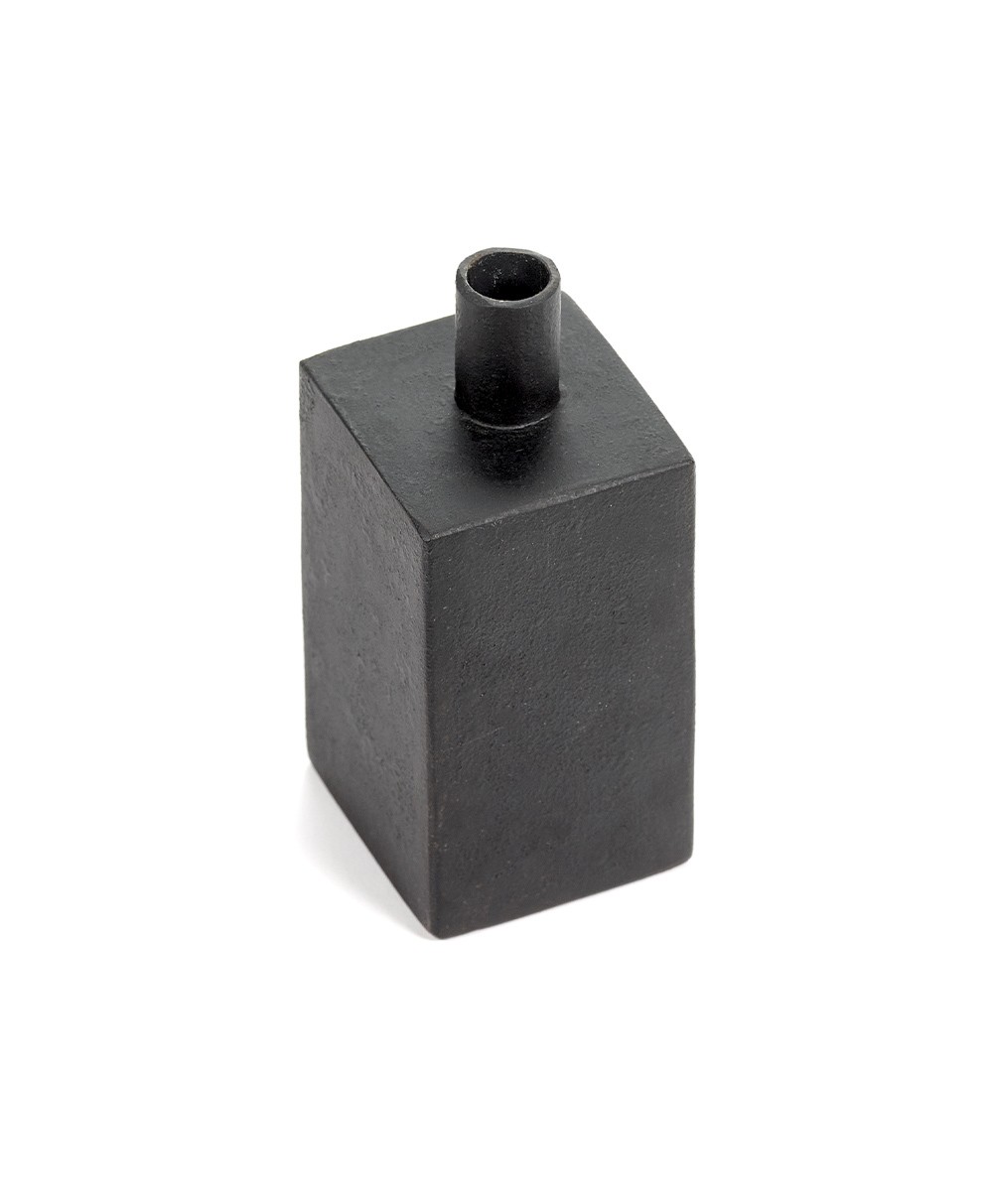 Hier abgebildet ist Vase Black Moro S von Antonio Sciortino mit Serax - RAUM concept store