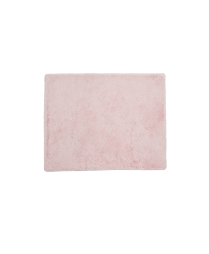 Das Produktfoto zeigt die ausgebreitete Decke Little Brady von der Marke Apparis in der Farbe blush – im Onlineshop RAUM concept store