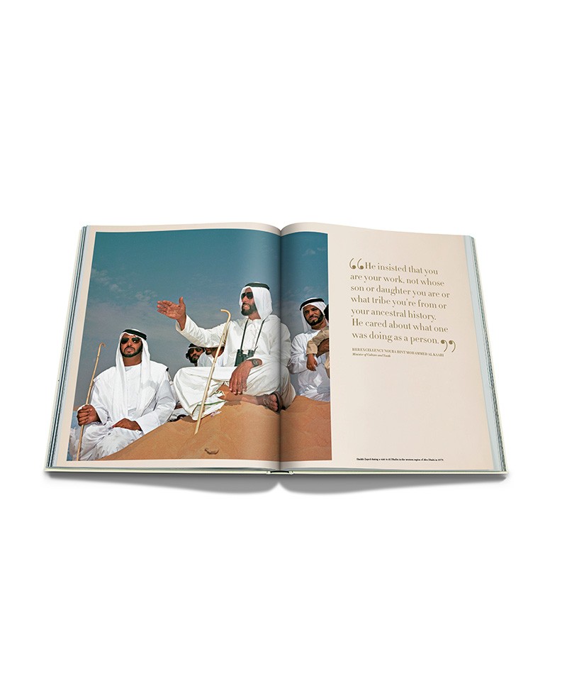 Hier sehen Sie ein Foto vom Bildband The Impossible Collection Sheikh Zayed: An Eternal Legacy von Assouline im RAUM concept store