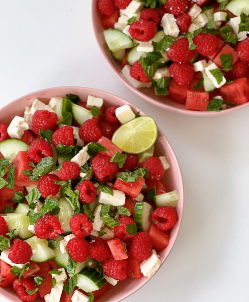Hier sehen Sie ein Beitragsbild für den sommerlichen Salat mit Melone und Minze im RAUM concept store