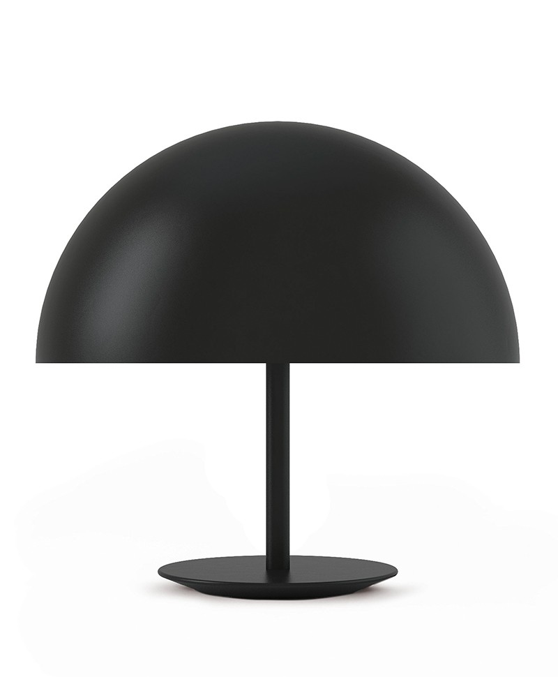 Hier sehen Sie: Dome Lamp - Tischleuchte aus Aluminium und Stahl von Mater Design