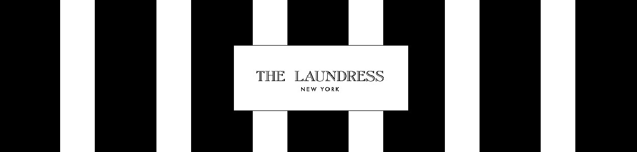Bannerbild mit schwarz-weißen Streifen und dem Logo von The Laundress