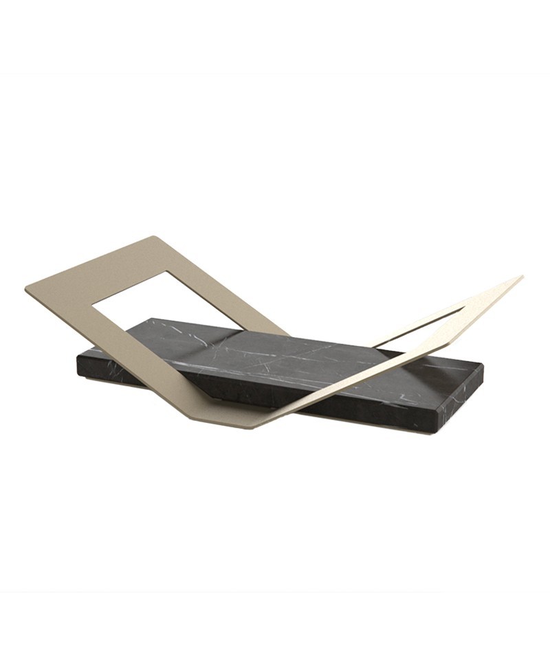 Hier sehen Sie ein Bild des schwarzen BOOK STAND Buchständer aus Marmor und Stahl von Fold Furniture im RAUM concept store.