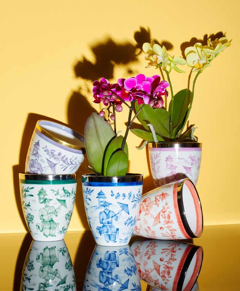 Hier sehen Sie: Handbemalte Porzellan Vase Chinese grün mit Platinrand%byManufacturer%