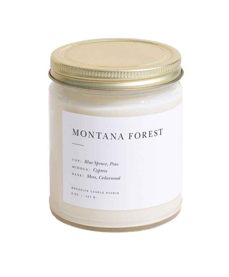 Hier abgebildet ist die Handgegossene Duftkerze Minimalist Montana Forest von Brooklyn Candle Studio – im Onlineshop RUAM concept store