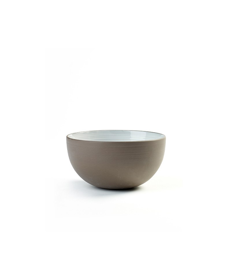 Hier sehen Sie die Bowl in L von der Marke Serax aus der DUSK Kollektion – im Onlineshop RAUM concept store