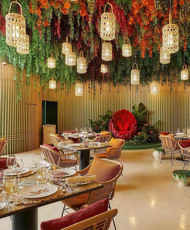 wunderschön gestalteter Essbereich des vegetarischen Pop-Up Restaurants in Seoul von Louis Vuitton