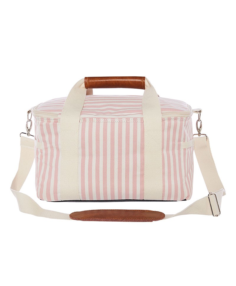 Hier abgebildet ist die Kühltasche Tote Bag in lauren´s pink stripe von Business & Pleasure Co. – im RAUM concept store