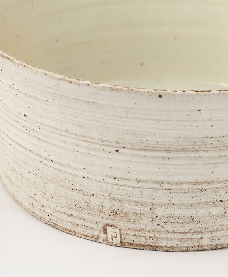 Hier sehen Sie: Handgefertigte Keramik-Schale extragroß%byManufacturer%