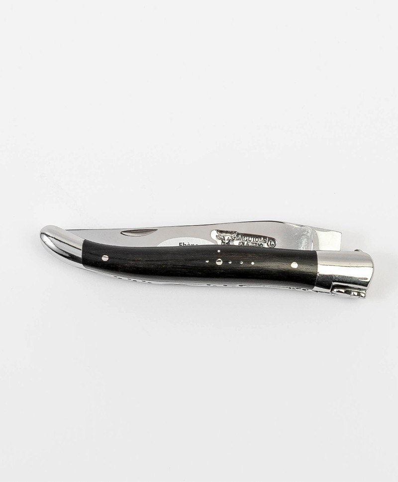 Hier abgebildet ist das Faltbare Taschenmesser Ebenholz von Laguiole en Aubrac – im Onlineshop RAUM concept store