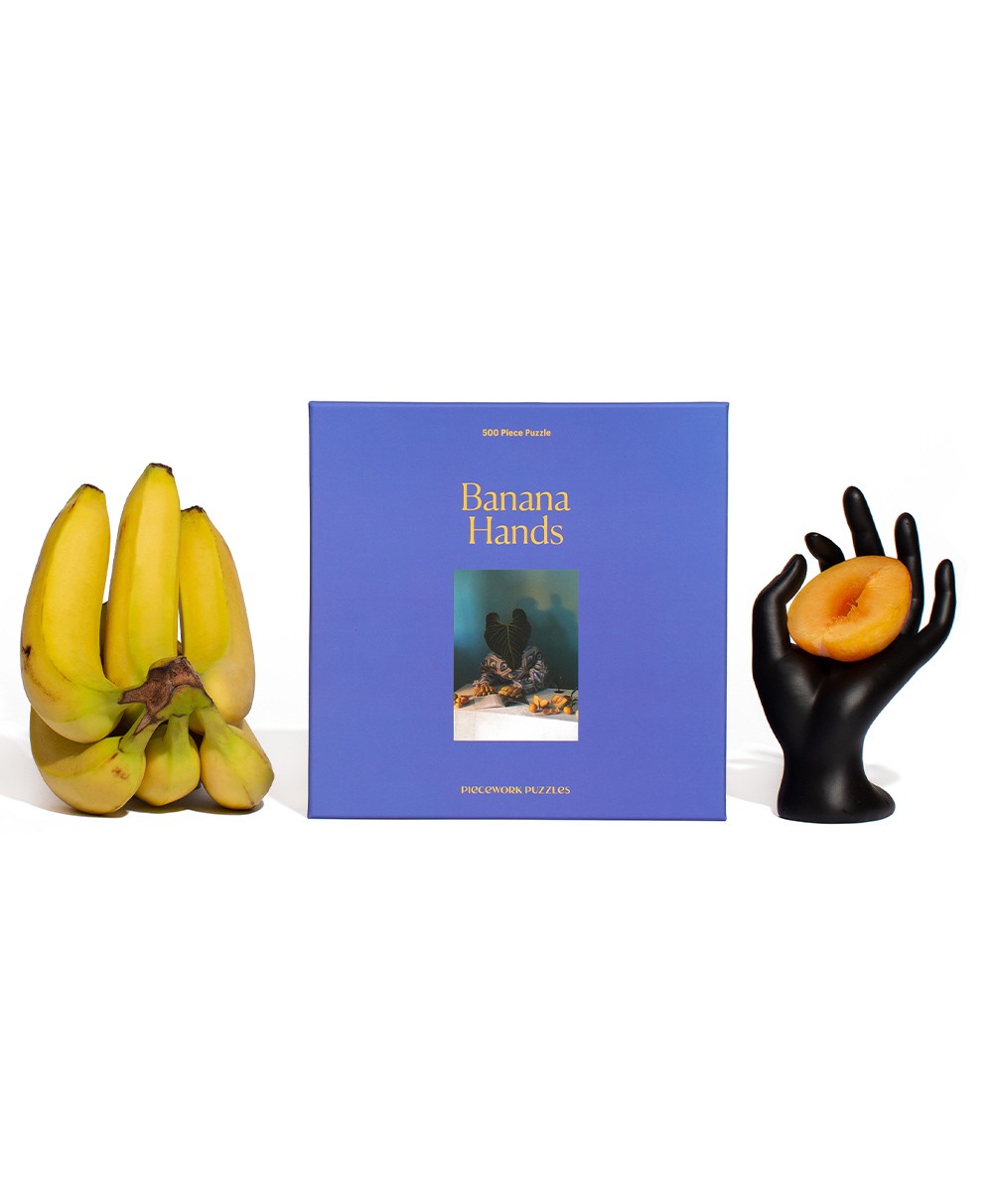 Moodbild des Puzzle Banana Hands von Piecework im RAUM concept store 