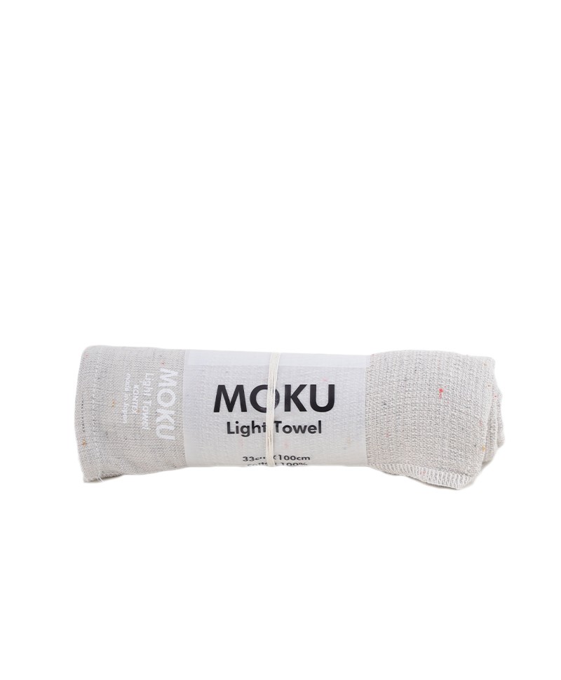 Hier abgebildet ist das Moku leichtes Baumwoll-Handtuch m in almond von Kenkawai – im RAUM concept store