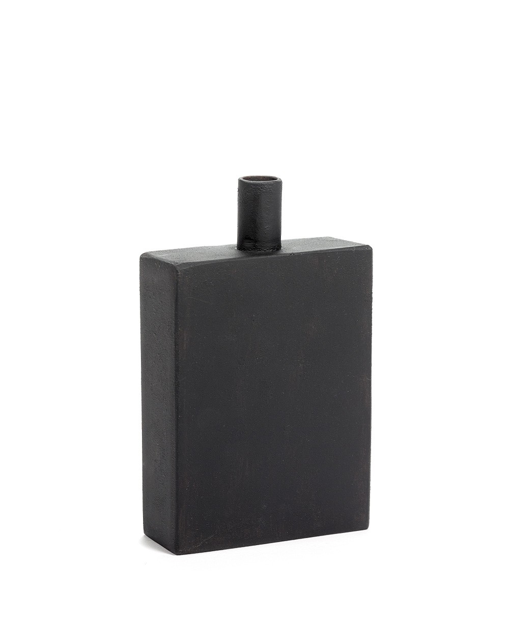 Hier abgebildet ist Vase Black Moro M von Antonio Sciortino mit Serax - RAUM concept store