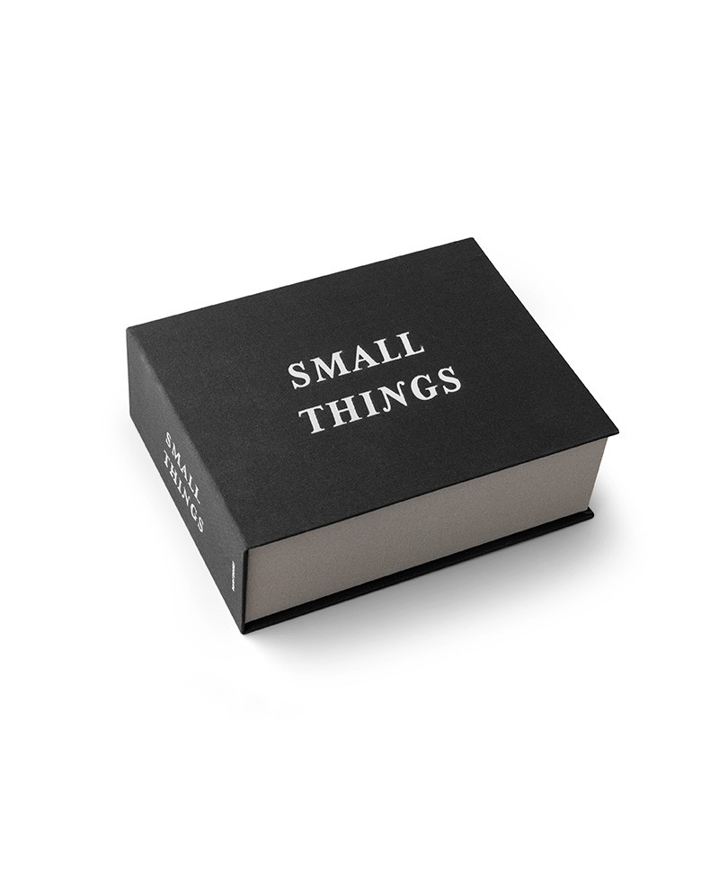 Hier sehen Sie ein Foto der Aufbewahrungsbox Small Things von Printworks in schwarz