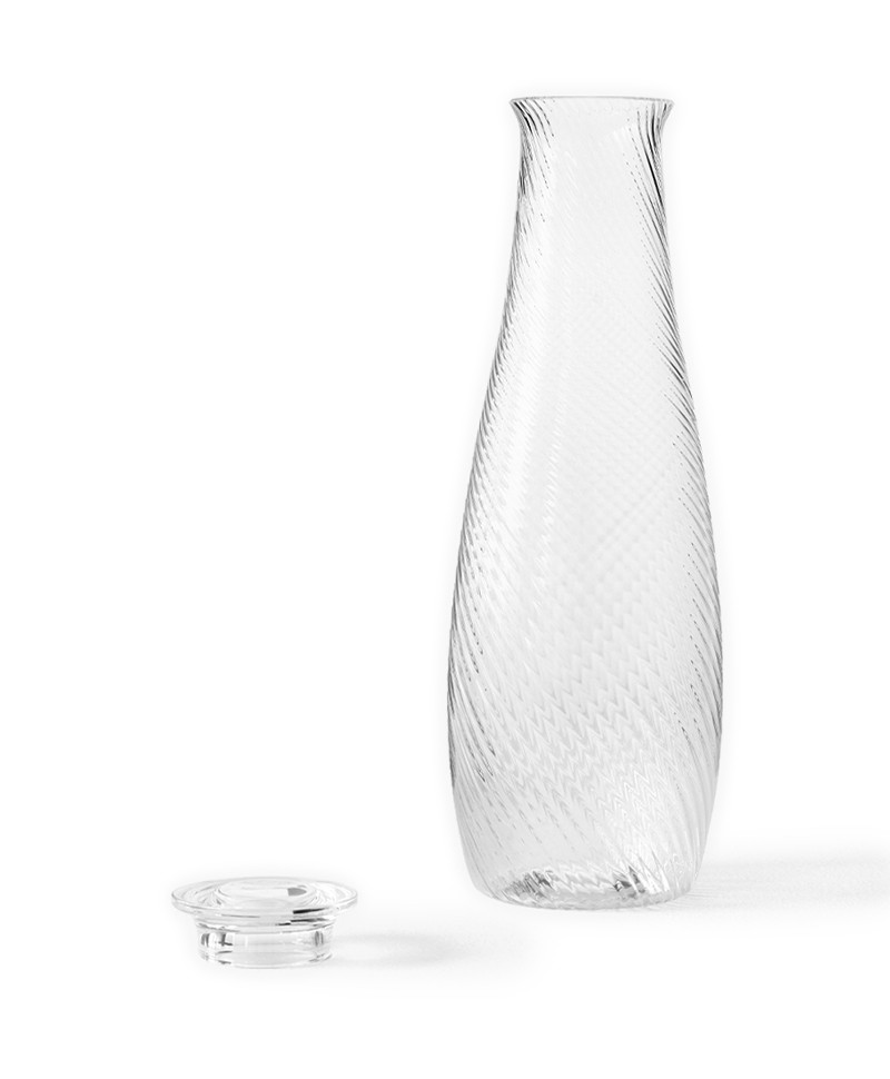 Das Produktbild zeigt die Glaskaraffe Collect Glass Carafe Space Copenhagen von  andtradition im RAUM concept store