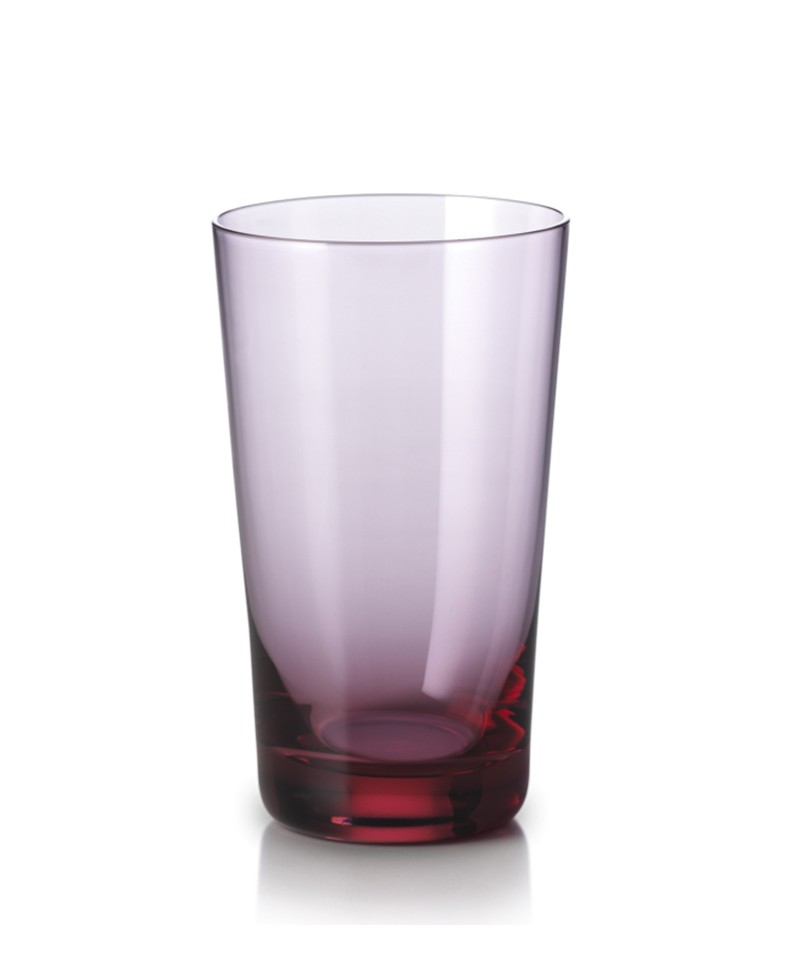 Hier abgebildet ist das Mundgeblasene Trinkglas Americano bordeux von Dibbern – im Onlineshop RAUM concept store