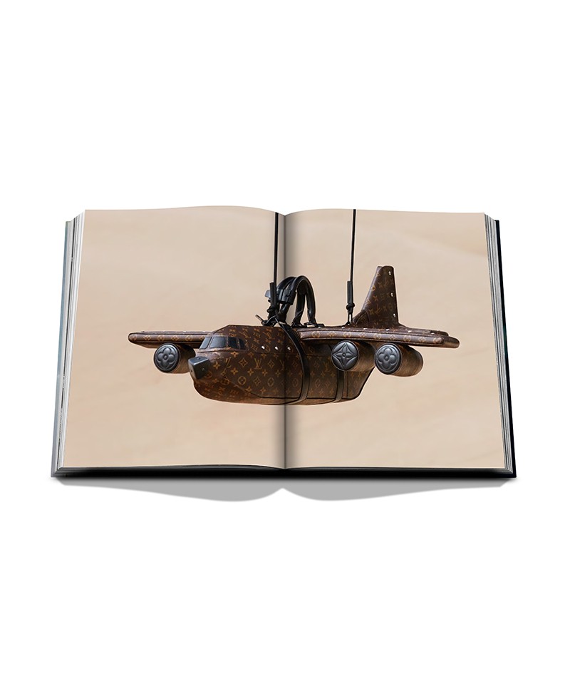 Louis Vuitton: Virgil Abloh (Classic Balloon Cover) - Assouline Coffee  Table Book: Madsen, Anders Christian: 9781649801838: : Books