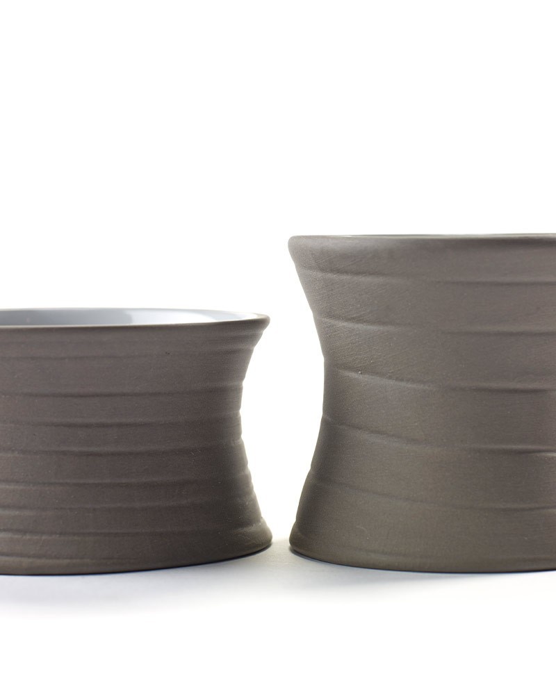Hier sehen Sie ein Moodbild von den Bowl-Dubble von der Marke Serax aus der DUSK Kollektion – im Onlineshop RAUM concept store