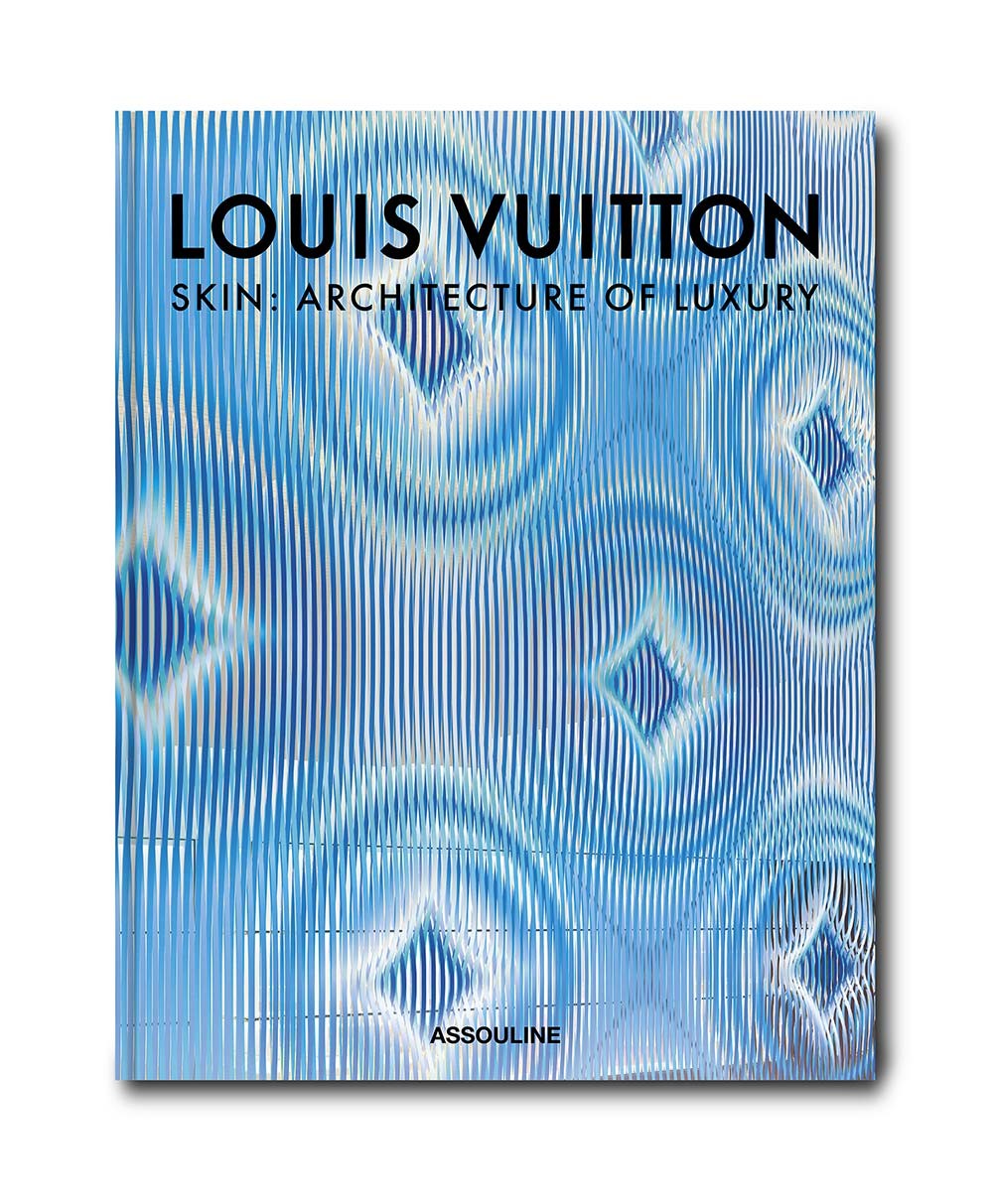 Cover in der Paris Edition des Bildband Louis Vuitton aus der Skin Kollektion von Assouline im RAUM concept store