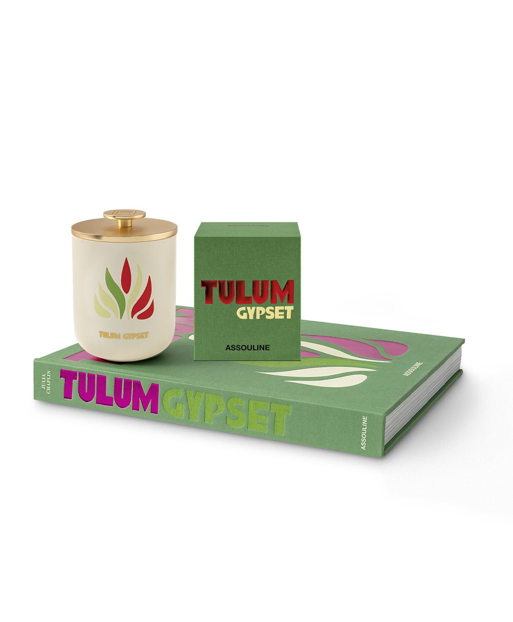 Dieses Bild zeigt das Produktbild der Travel from Home Candle Tulum Gypset von Assouline im RAUM concept store