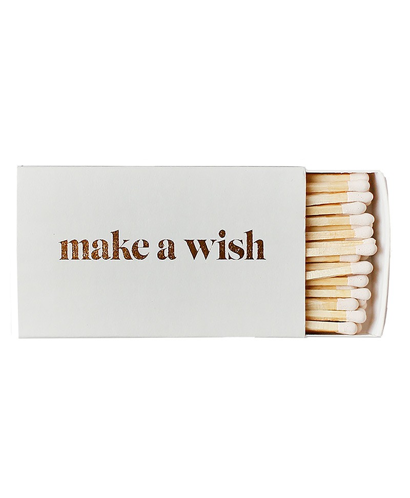 Hier abgebildet sind die XL Statement Streichhölzer make a wish von Brooklyn Candle Studio – im Onlineshop RUAM concept store