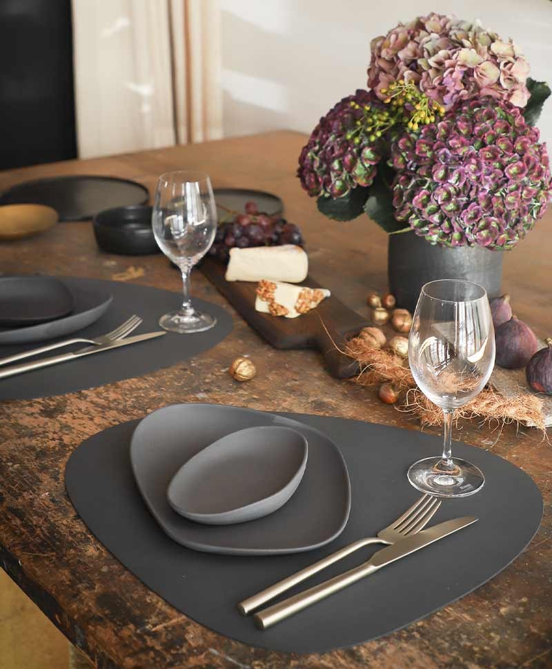 Hier sehen Sie: Platzset Table Mat aus Leder%byManufacturer%